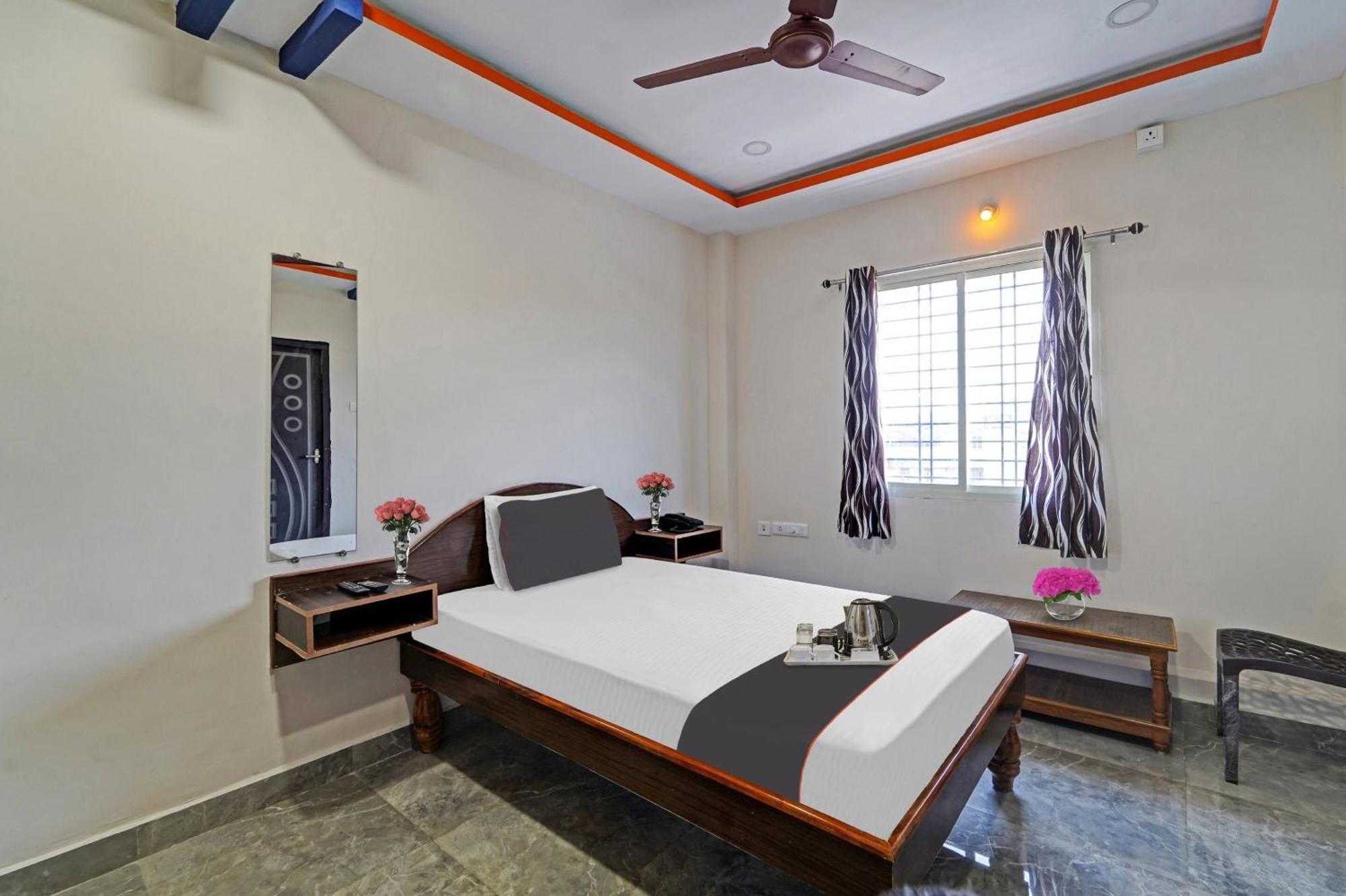 Hotel Capital O Lakshmi Residency Tirupati Exterior foto