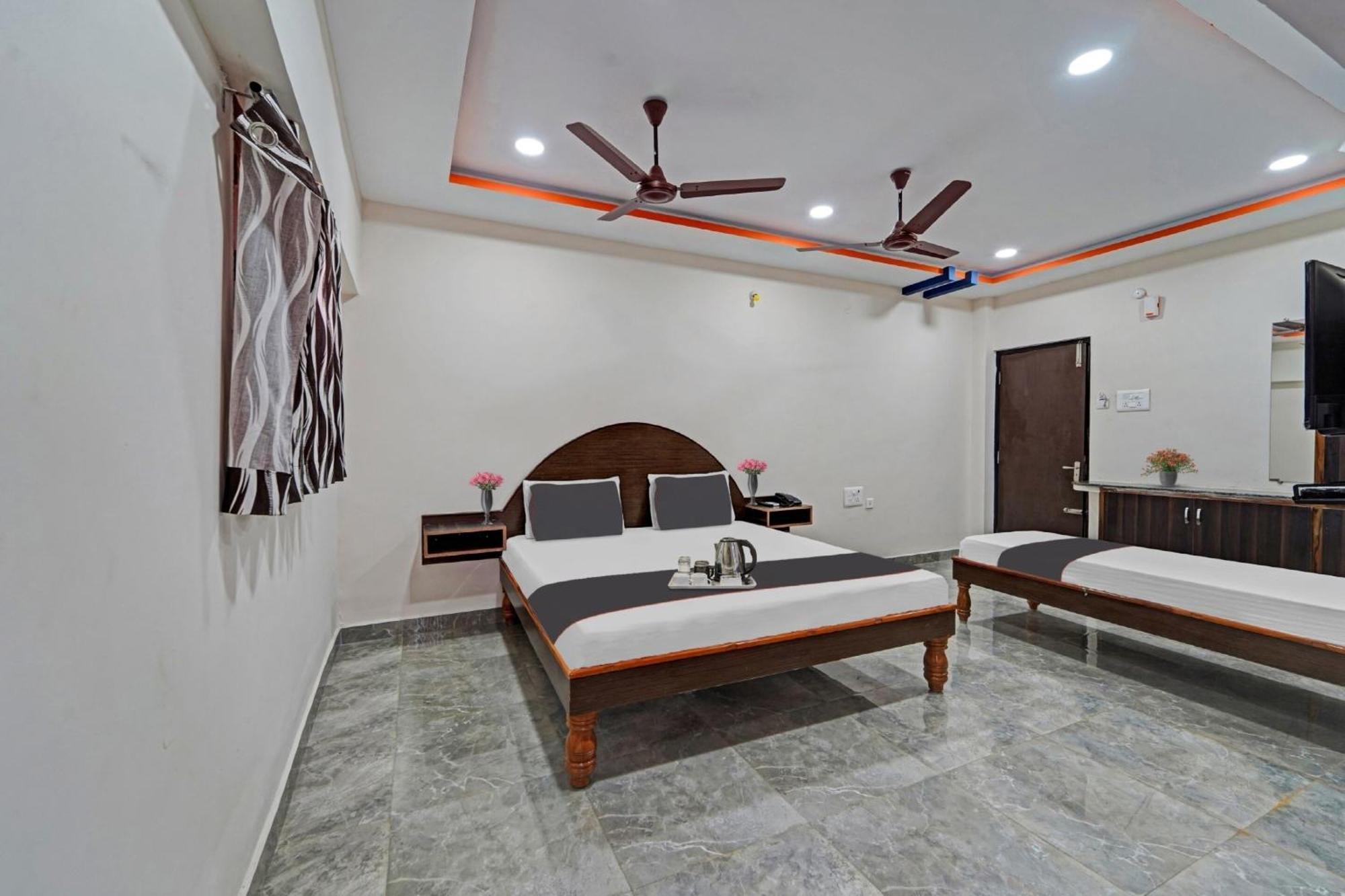Hotel Capital O Lakshmi Residency Tirupati Exterior foto